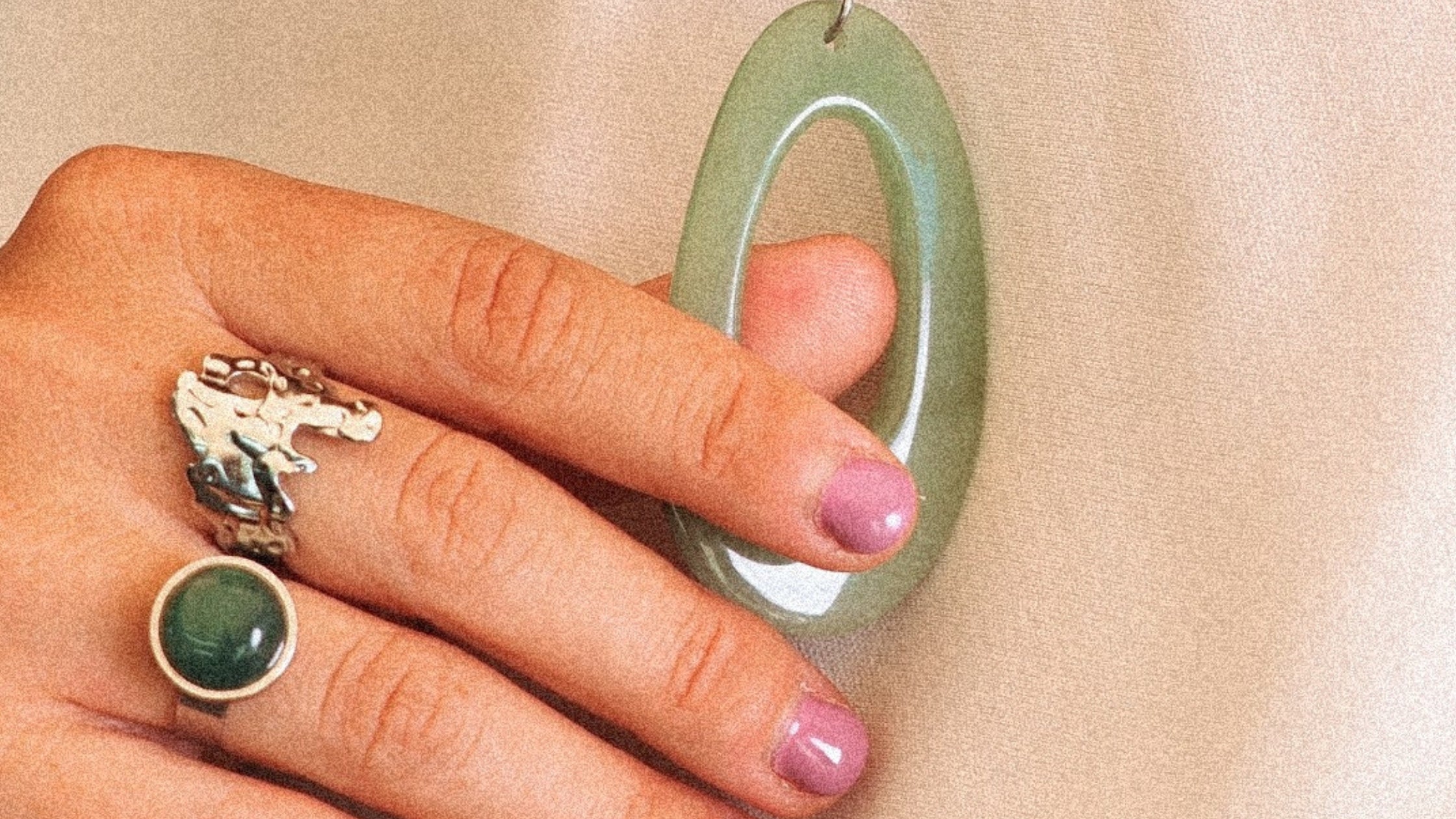 Collares de piedras naturales: elegancia y autenticidad