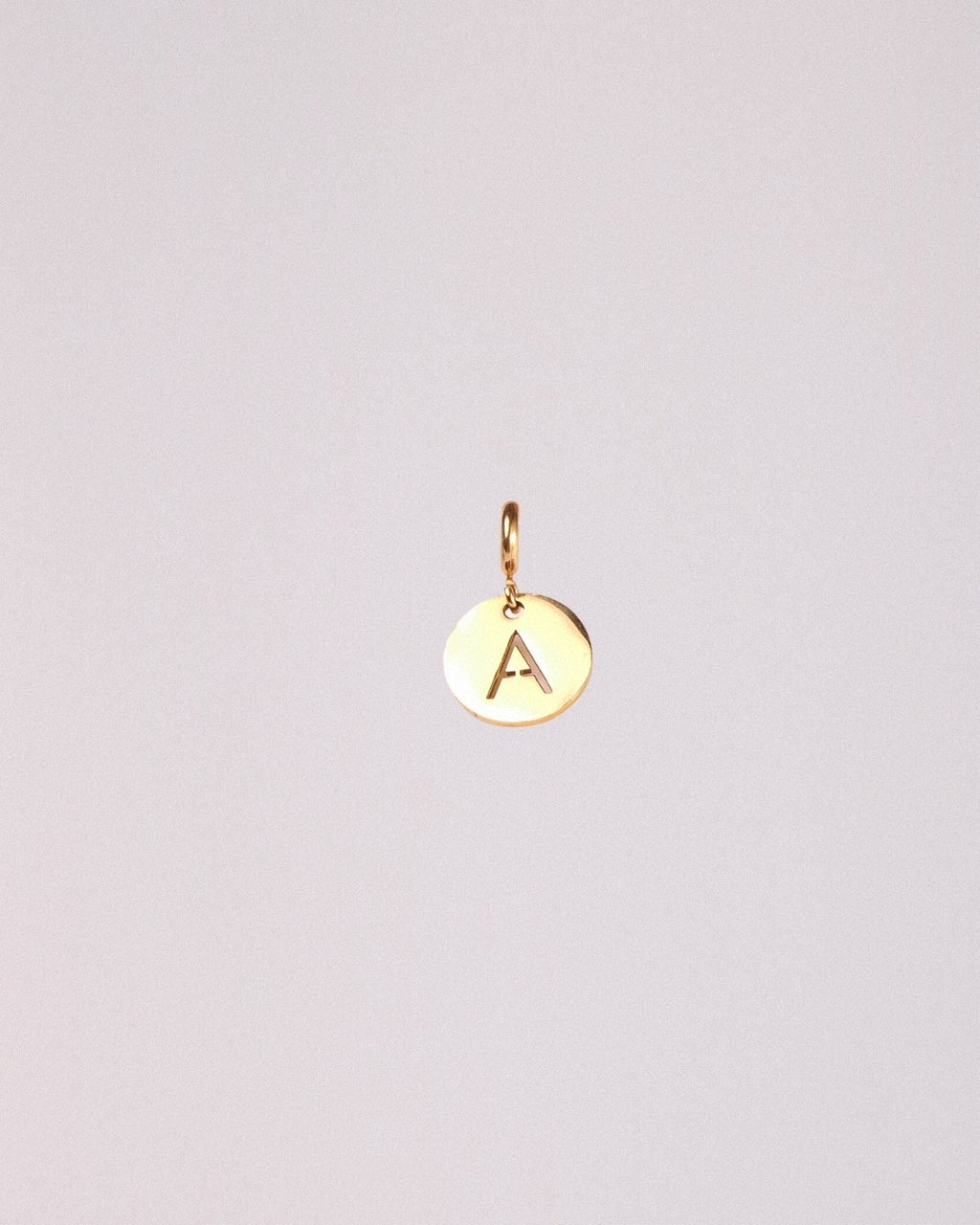 Charm Letra Acero Inoxidable Dorado