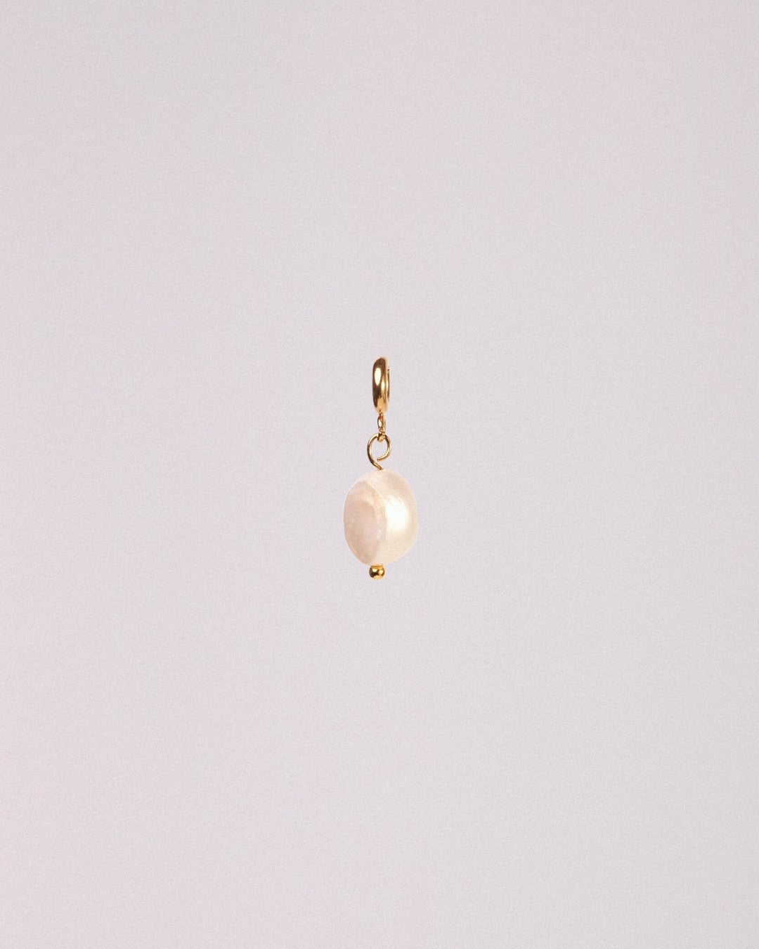 Charm Perla Acero Inoxidable Dorado