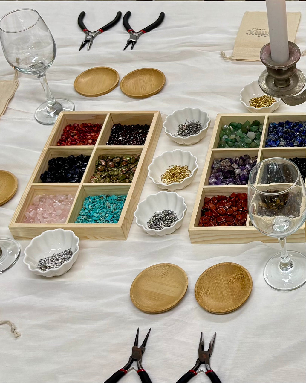 Taller de Joyas y Vino en Terrassa: ¡Crea, Disfruta y Descubre!